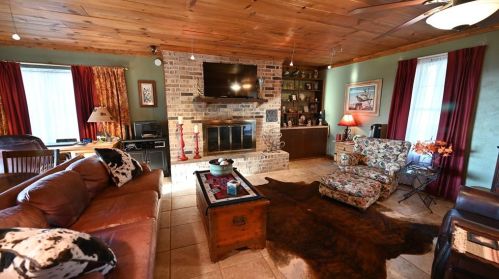 373 Nocona Dr, Nocona TX 76255-9272 exterior