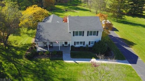 501 Vicki Dr, Bridgewater, NJ 08807-1941