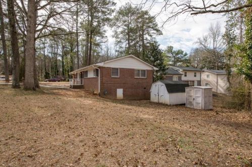 4085 Kenora Dr, Atlanta GA  30331-3919 exterior