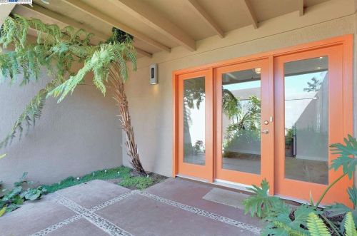 3381 Bridle Dr, Hayward, CA 94541-5705