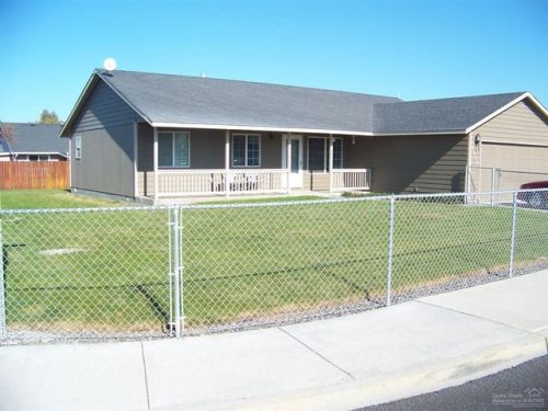 2677 Huckleberry Ct, Prineville, OR 97754-9151