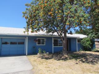 351 23rd St, Eagle Crest, OR 97756-7735
