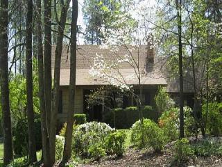 2661 Creekview Pt, Marietta, GA 30064-1817