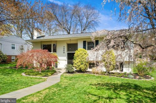 7000 Vagabond Dr, Falls Church, VA 22042-3934