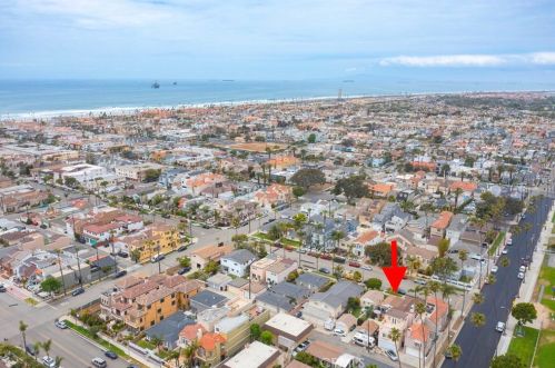 624 15th St, Huntington Beach CA  92648-4048 exterior