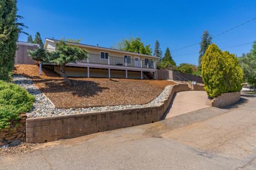 237 Circle Dr, Jackson, CA 95642-2239