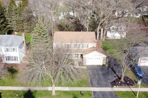 2013 Westfield Dr, Gurnee, IL 60031-1064