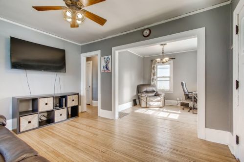 1121 Abell St, Saint Paul, MN 55117-5001