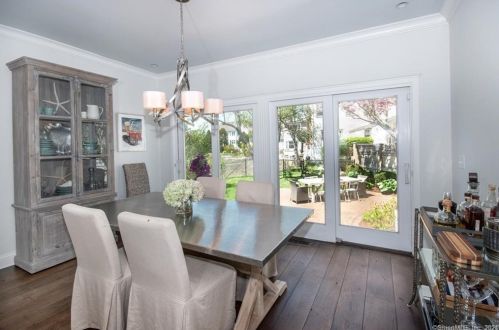 25 Beach Dr, Norwalk CT  06853-1811 exterior