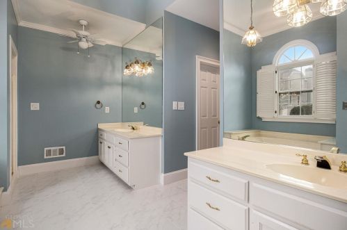 3721 Harts Pl, Atlanta GA  30341-1754 exterior
