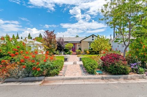 3649 Briscoe St, Riverside, CA 92506-1894
