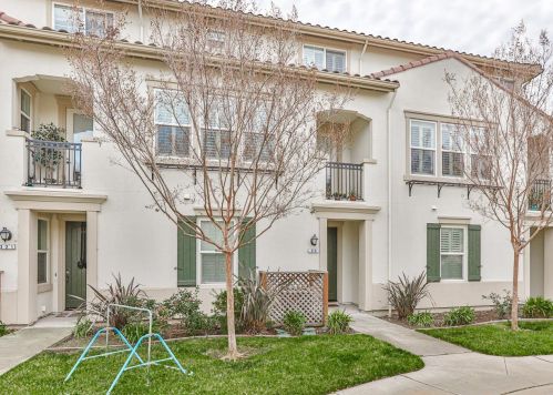 319 Shaughnessy Dr, Milpitas, CA 95035-5475