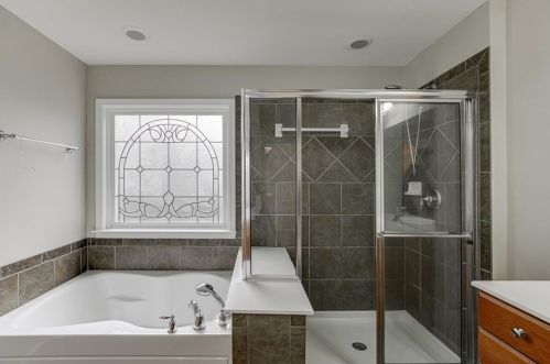 4961 Colchester Ct, Atlanta GA  30339-9002 exterior