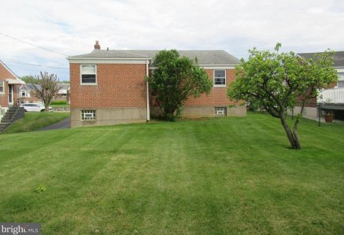 7818 Brous Ave, Philadelphia, PA 19152-3509