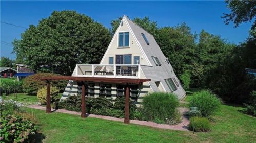 81 Driftwood Dr, Tiverton, RI 02878-4801