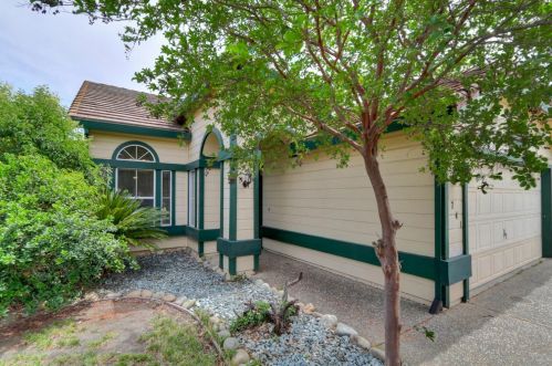 8741 Clay Glen Way, Elk Grove, CA 95758-6736