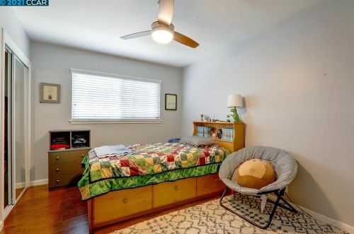 1307 Sunshine Dr, Concord CA  94520-4038 exterior