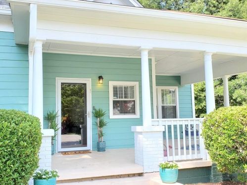 1737 Center Ave, Atlanta, GA 30344-4703