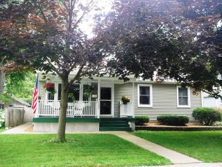 1589 Wood St, Crete, IL 60417-3128
