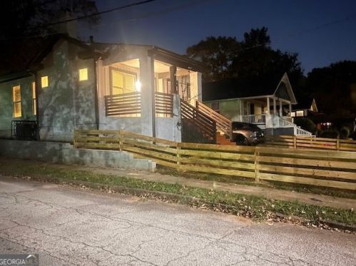 1074 Hobson St, Atlanta GA  30310-2913 exterior