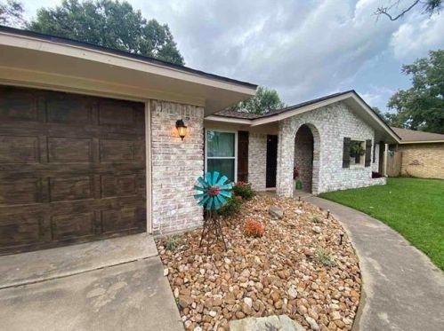 30 Heritage Dr, Lakeview, TX 77662