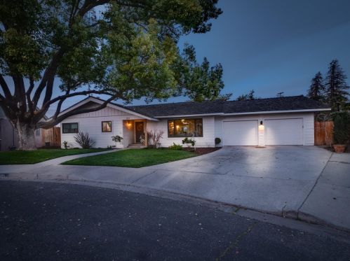 1151 La Sombra Ct, Turlock, CA 95380-3631
