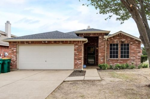 933 Brooks Dr, Cedar Hill TX  75104-7335 exterior