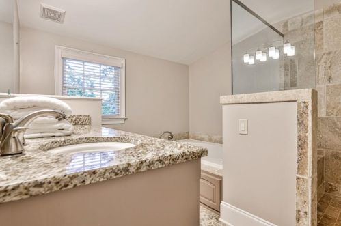 627 Hillpine Dr, Atlanta GA  30306-3222 exterior