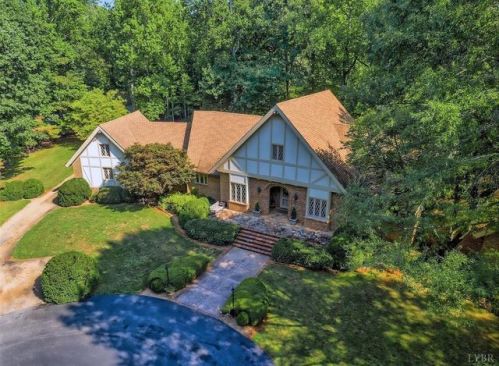 2200 Lark Pl, Lynchburg, VA 24503-3030