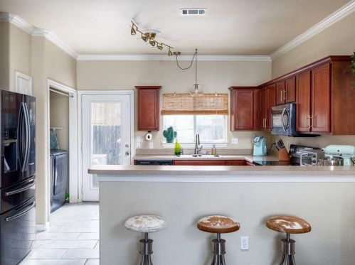 12205 Chelsea Gln Pl, Austin TX  78753-7110 exterior