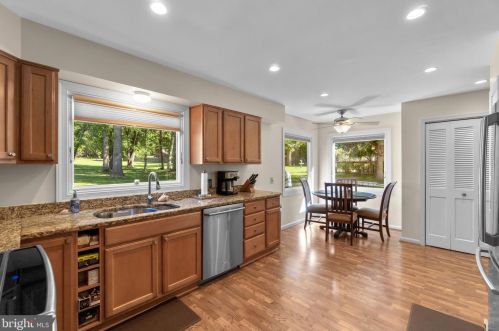 15025 Snowden Dr, Silver Spring MD 20905-5663 exterior