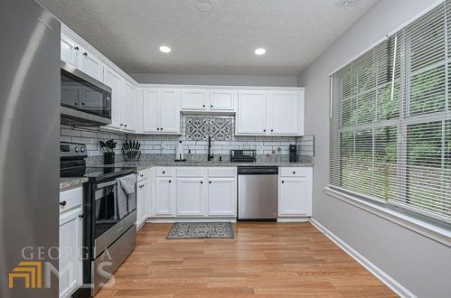 5217 Kirk Dr, Atlanta GA  30349-5882 exterior