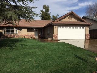 3532 Sycamore Ave, Visalia, CA 93292-6874