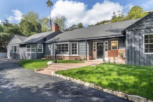 4267 Mooncrest Pl, Van Nuys, CA 91436-3514