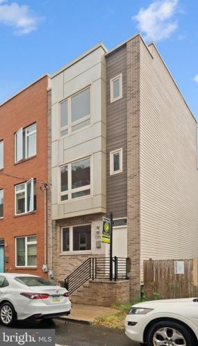 1315 20 St, Philadelphia PA 19146-4303 exterior