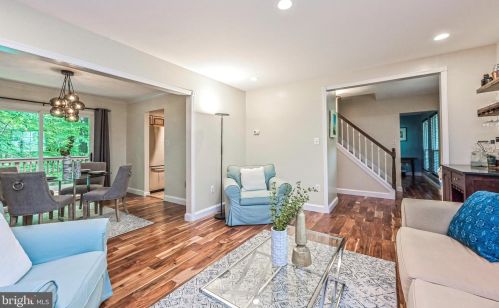 9008 Octavia Ct, Springfield VA  22153-1636 exterior