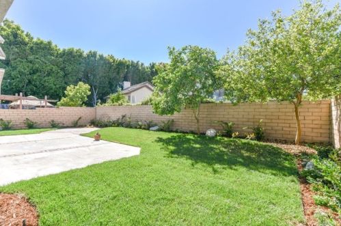 8 Henry, Irvine CA  92620-3256 exterior