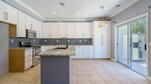 2205 Tahoe Cir, Tracy, CA 95376-8932