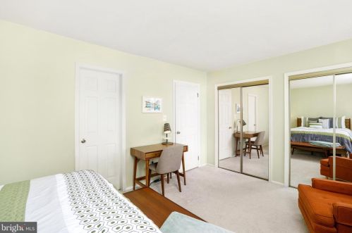 42 Topaz Ln, Trenton NJ exterior