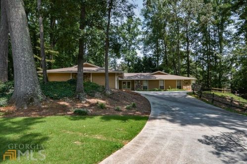3201 Somerset Ct, Marietta, GA 30067-5028