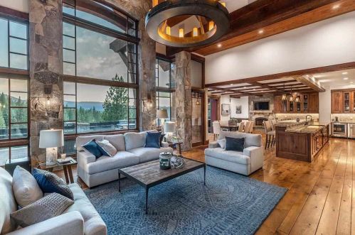 8207 Fallen Leaf Way, Truckee CA  96161-4273 exterior