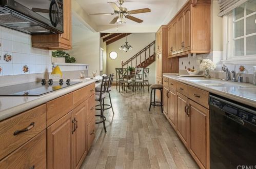 2750 Bridgeport Ave, Anaheim CA  92804-2002 exterior