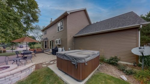 7 Wescott Ct, Lemont IL  60440-9000 exterior