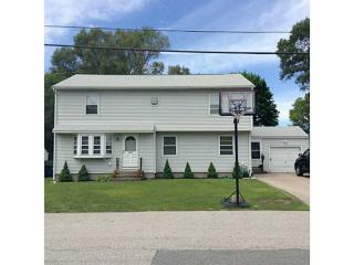 177 Falcon Ave, Warwick, RI 02888-4032