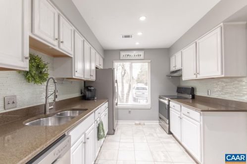 636 Crumpet Ct, Charlottesville, VA 22901-3756