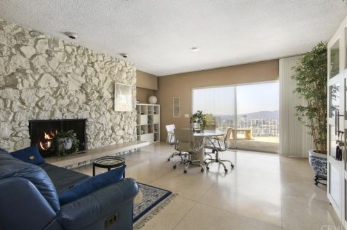 1660 Cielito Dr, Glendale CA  91207-1022 exterior