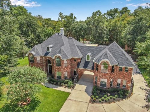 9010 Willow Spg Ln, Conroe TX  77302-3496 exterior
