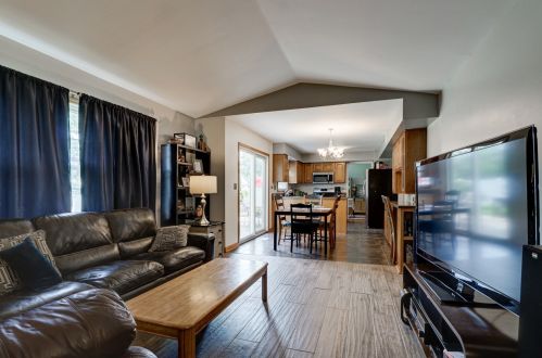 649 Sunrise Ct, Carol Stream IL  60188-1683 exterior