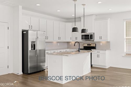2921 Cottage Ln, Atlanta, GA 30337-2614