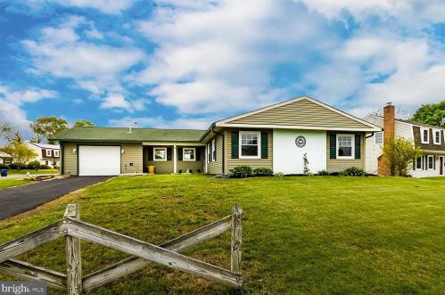 42 Twin Hill Dr, Willingboro, NJ 08046-3724
